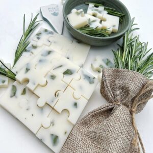 Rosemary, mint, and Amber With Dried Eucalyptus Leaves Soy Wax Puzzle Melt