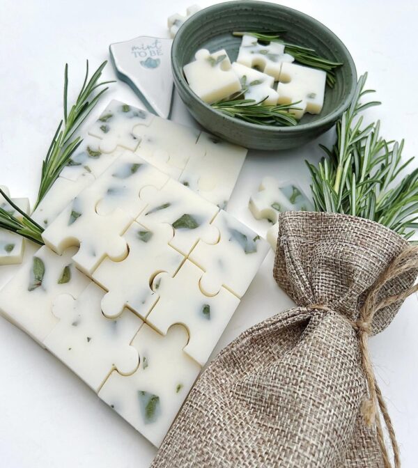 Rosemary, mint, and Amber With Dried Eucalyptus Leaves Soy Wax Puzzle Melt